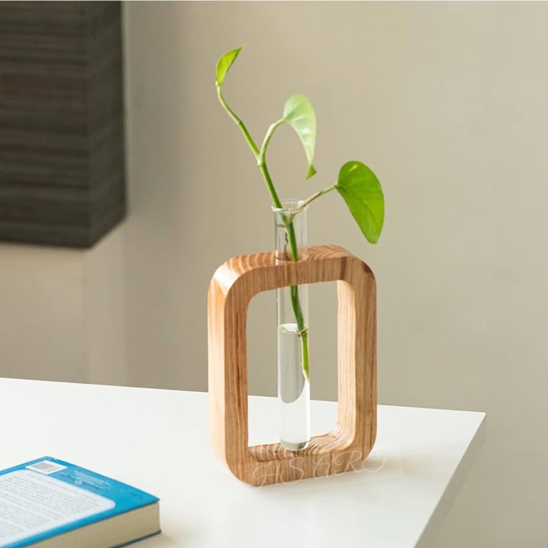 長方形の木製テーブルと花瓶・植物ホルダー
