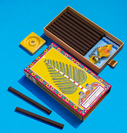 PHOOL プレミアムバンブー - シダーウッド | プージャドープスティック | ドープホルダー付き | 炭不使用 | 燃焼時間: 60分以上